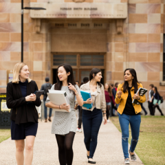 Image of students at UQ